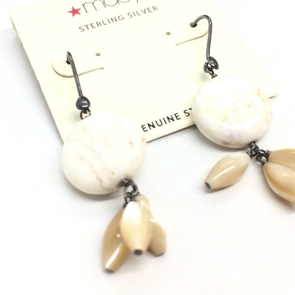 !!SOLD!! 3/$30 VINTAGE MACY'S GENUINE STONE SHELL EARRING MOP STERLING SILVER - Picture 5 of 12